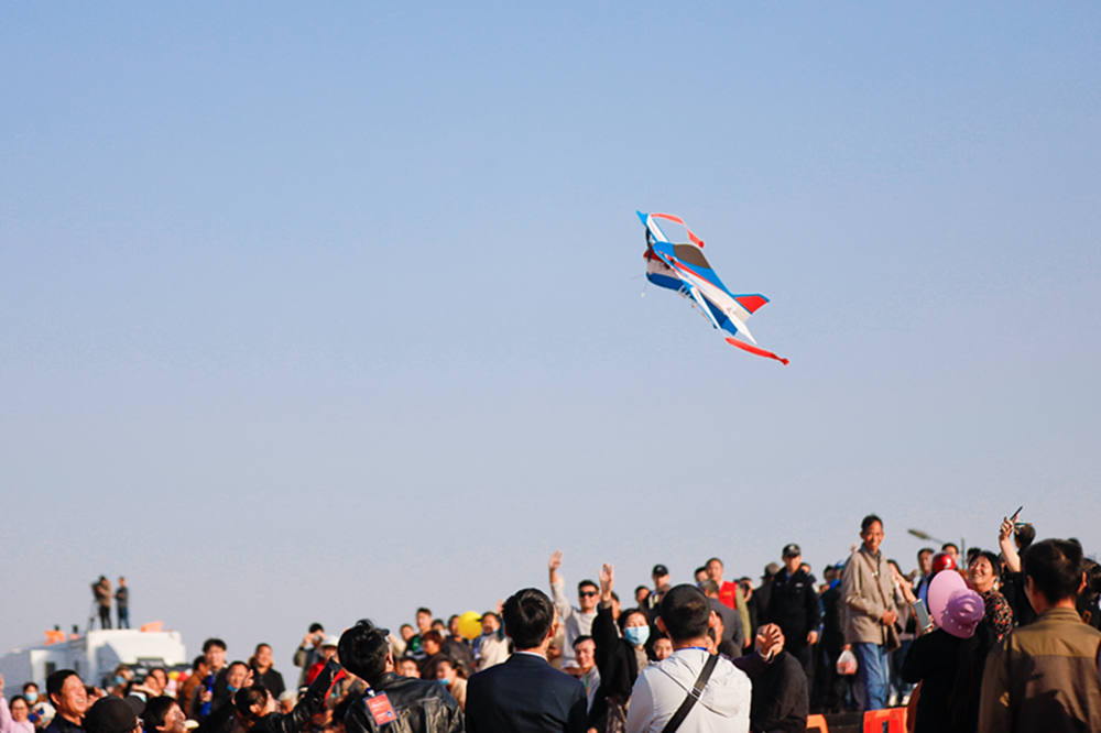 无人飞行器飞行展示现场