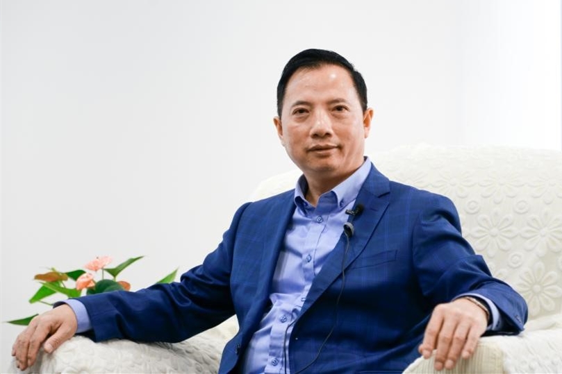 职业经理人和文人这两个身份您是如何做好平衡的？