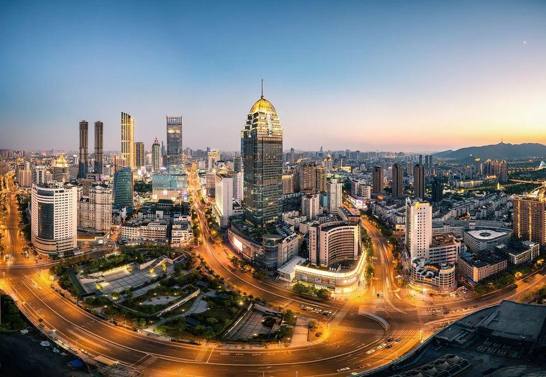 【分析经济形势】攻坚克难成绩非凡 凝心聚力开启新篇 社会各界热议中央经济工作会议精神