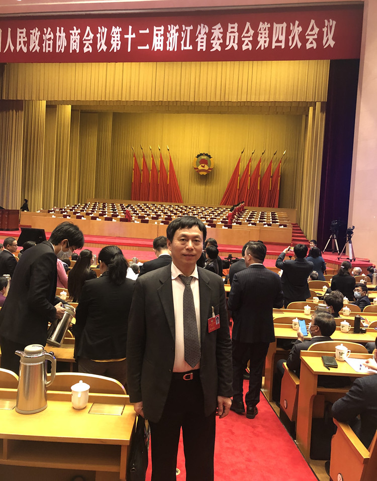 新华网：您本次带来了什么提案？