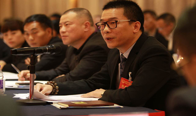 新华网：全国各地都在争当数字经济的“领跑者”，对于浙江如何进一步高质量发展数字经济您有什么建议？