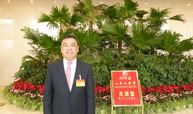 新华网：在长三角一体化发展下，您认为温州的优势在哪里？温州有怎样的机遇？应如何抓住这些机遇？