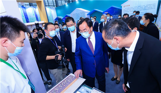 新华网：从经济综合实力步步攀升到人民生活水平层层提升，忠实践行“八八战略”的绍兴，在高水平全面建成小康社会的征程上，递交了一份怎样的“小康答卷”？