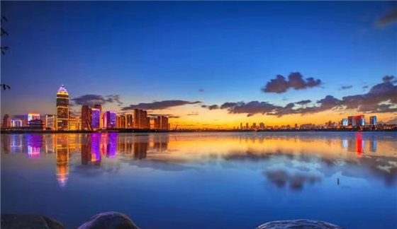 新华网：浙江“十四五”规划建议中明确提出深入实施人才强省、创新强省“首位战略”，加快建设高水平创新型省份。绍兴作为名士之乡，如何发挥绍兴智慧和力量？