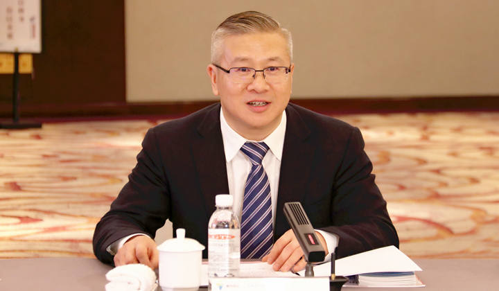 加快建设四省边际中心城市