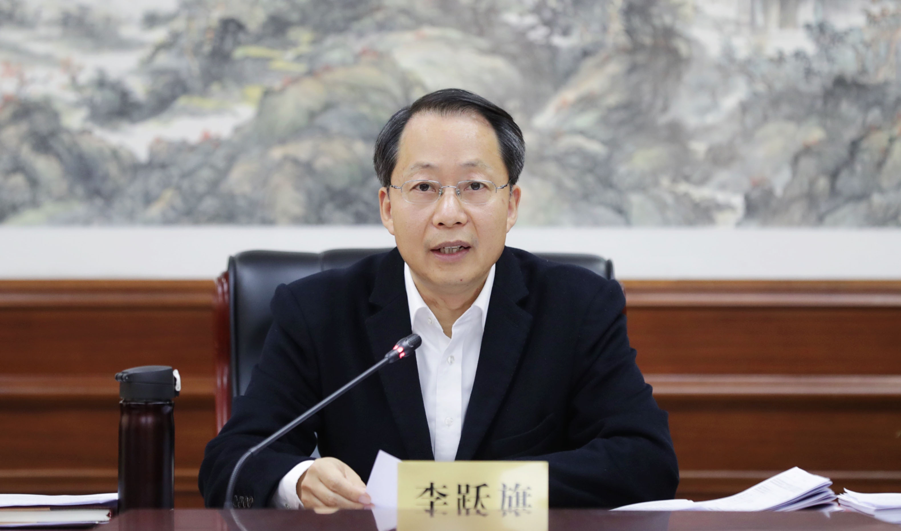 新华网：长三角一体化发展的主要任务是高质量一体化，台州该如何向“深度接轨”迈进，加快融入长三角？