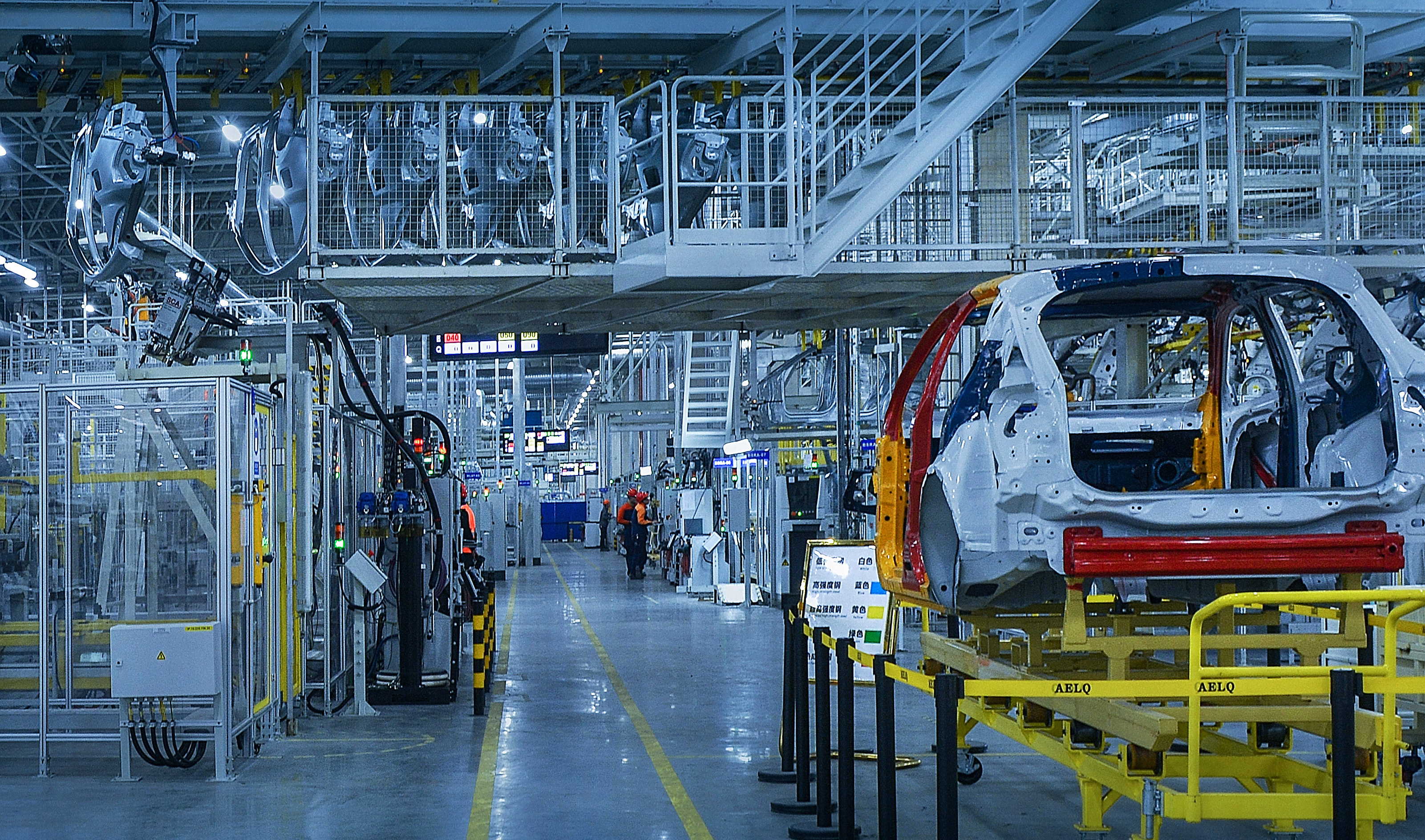 新华网：作为中国民营经济的发祥地、股份合作经济发源地、市场经济先发地，站在“两个一百年”的交汇点，台州将打出怎样的高质量发展“组合拳”，让民营经济这块金字招牌越擦越亮？