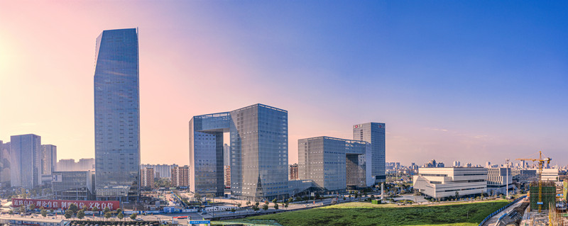 新华网：金华是浙江省第四大都市区，金华的发展对浙江省发展至关重要。今年是“十四五”开局之年，金华如何迈出这关键第一步？