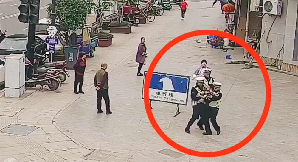 2分30秒！杭州交警街头“火线救援”