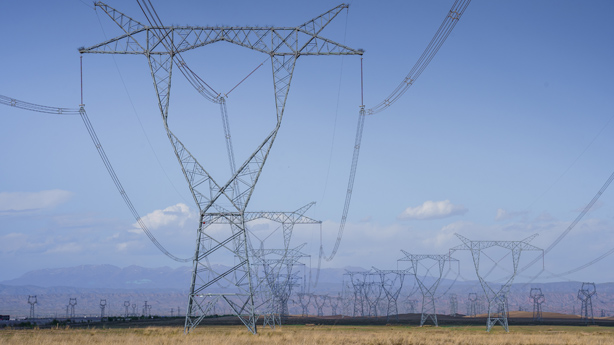 新华网：正泰如何适应这个充满变化的时代？