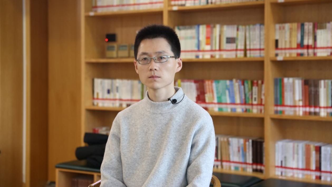 新华网：您认为《红楼梦》是如何呈现运河沿线各阶层的社会生活的？