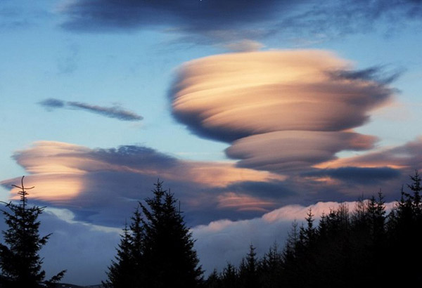 情感两性:幸福浪漫 三件宝 夫妻牵手白头偕老